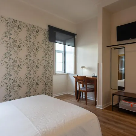 Vitoria 3* كويمبرا