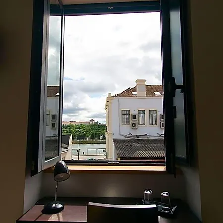 Vitoria Otel